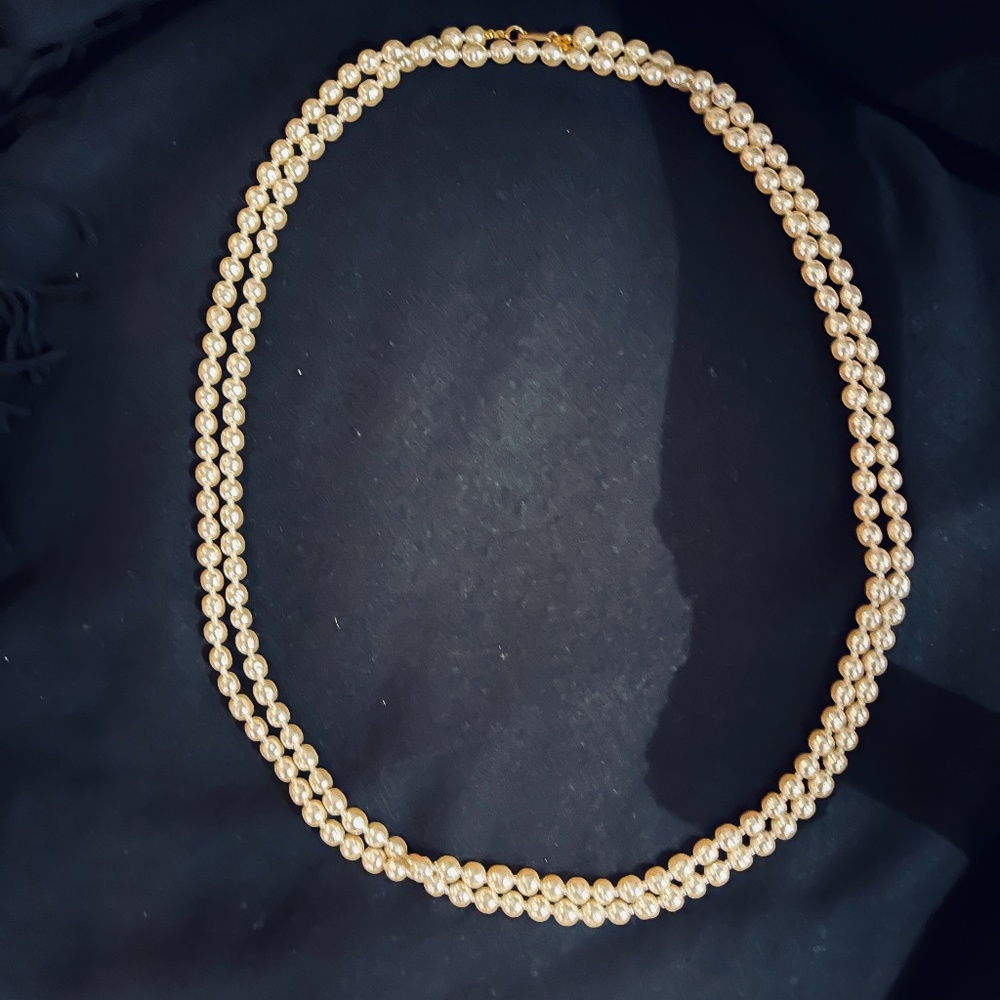 Miriam Haskell faux pearl necklace